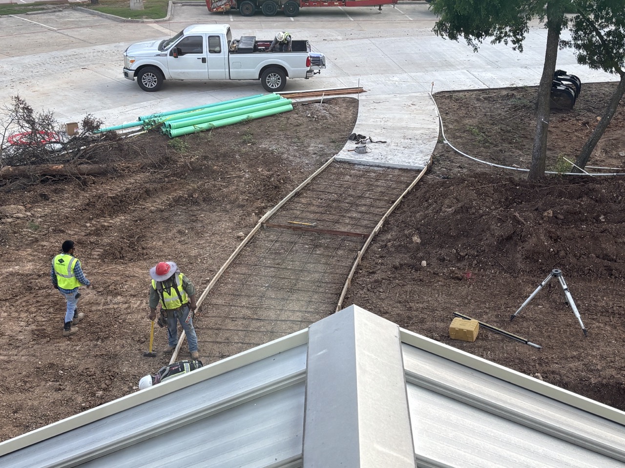 Episode 17: Yes, We Took a Selfie With a Truck