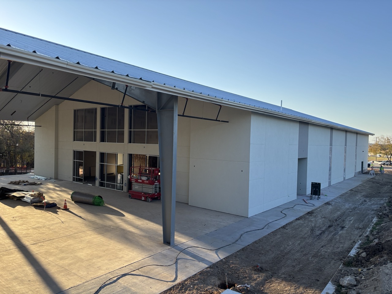 Episode 39: The Lobby Ceiling Got Painted