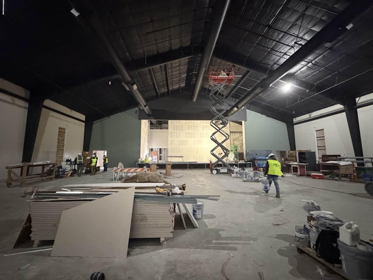 Episode 40: Glass, Pops of Color… and One Confusing Video Tour